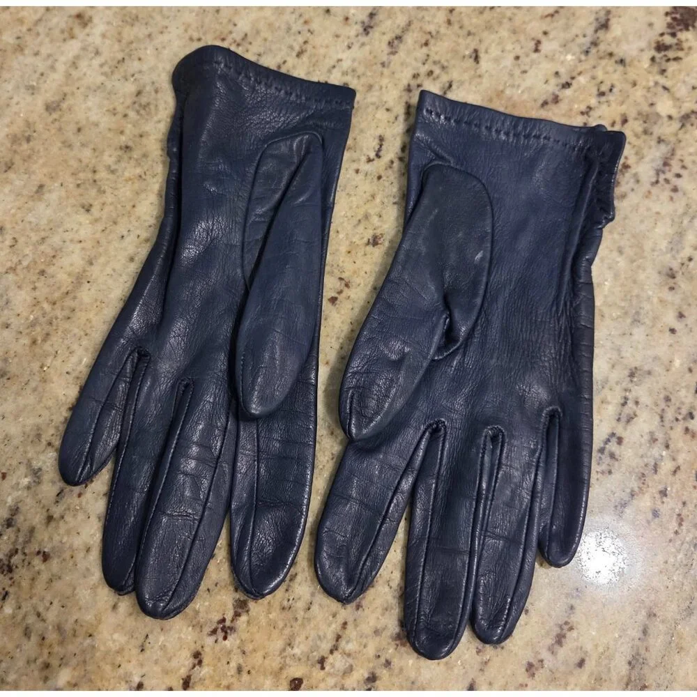 Vintage Womens Size S 6.5 Blue Leather Lined Gloves Saks 5th Ave